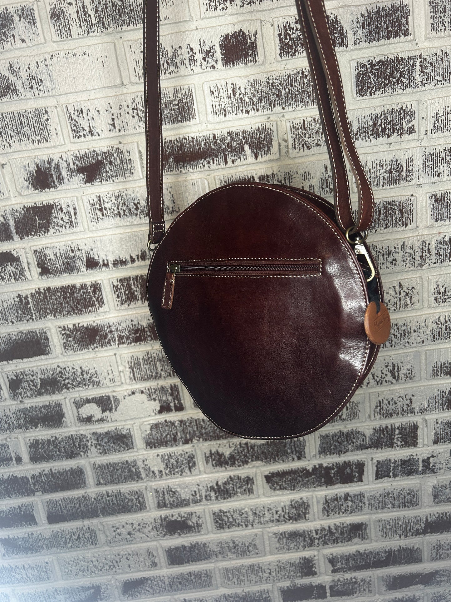 Round’bout tooled bag