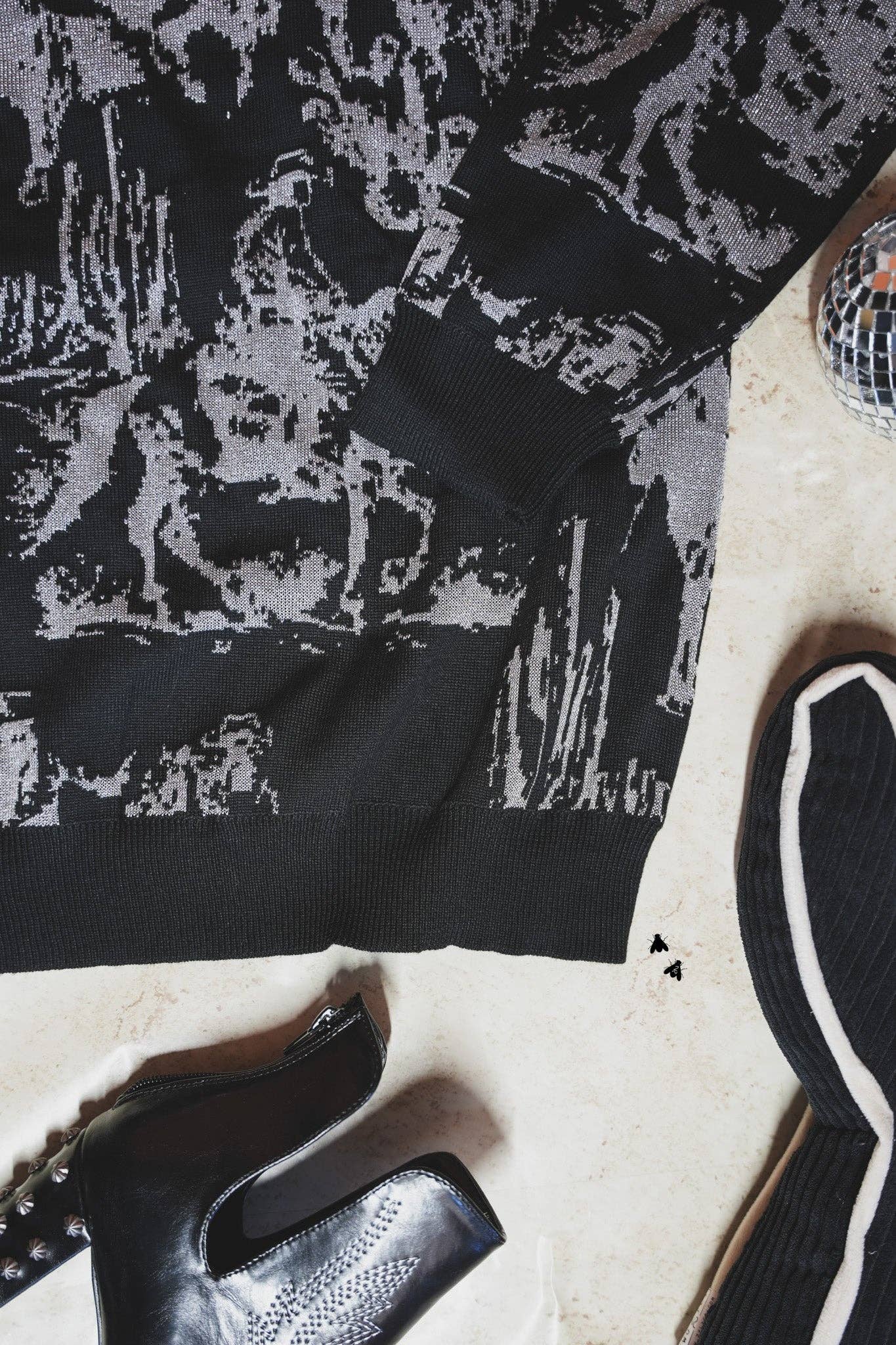 Rope’m Up Silver & Black oversized Pullover
