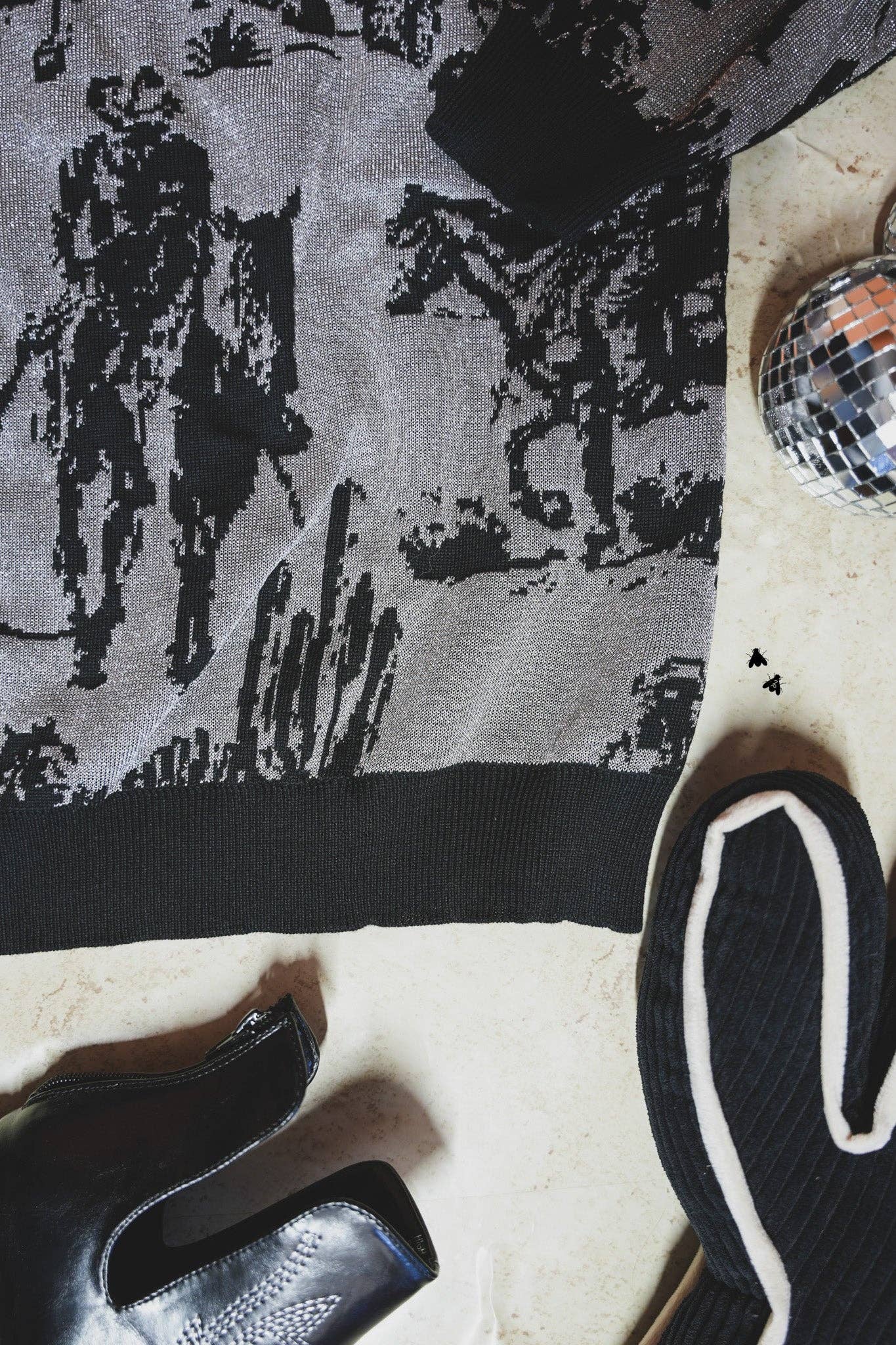 Rope’m Up Silver & Black oversized Pullover