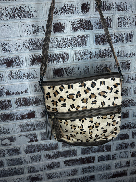 Cheetah Chic- crossbody