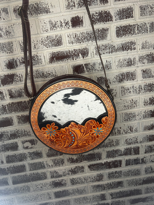 Round’bout tooled bag