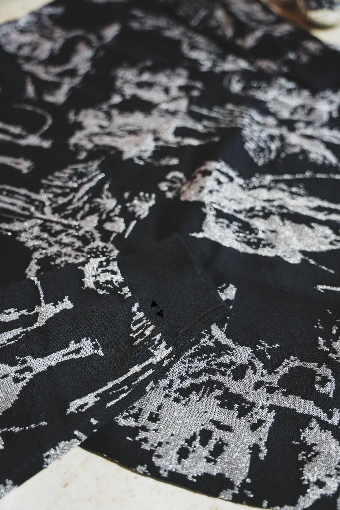 Rope’m Up Silver & Black oversized Pullover
